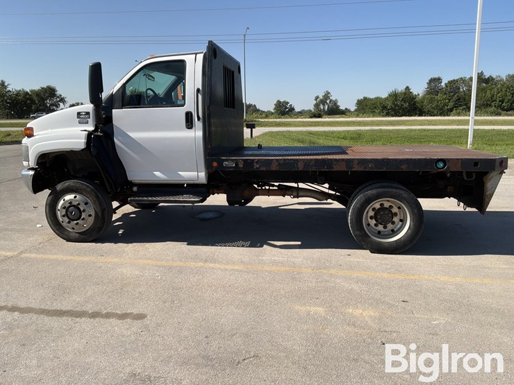2008-gmc-5500-image-8
