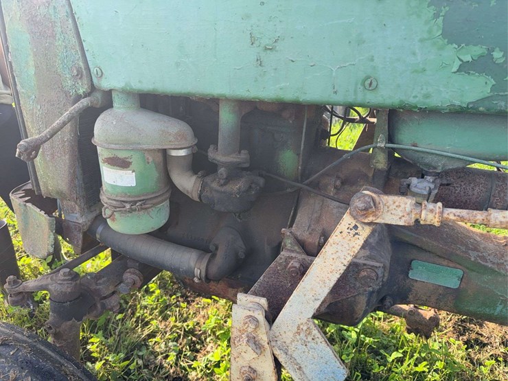 john-deere-330-image-17