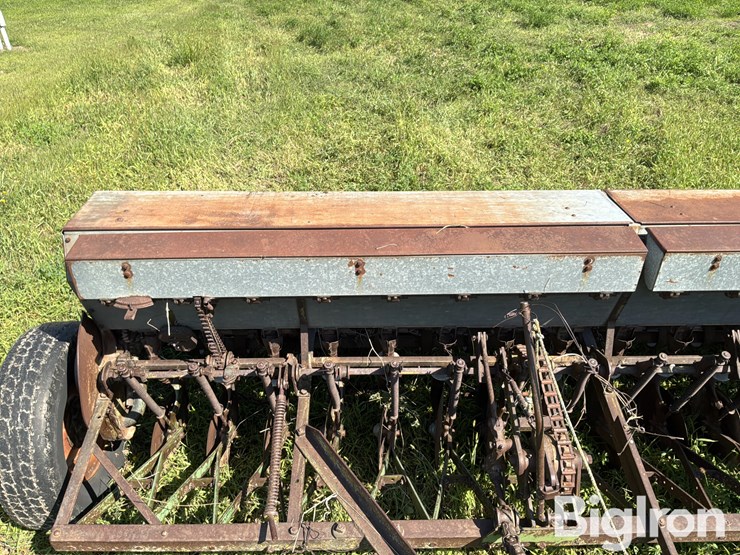 john-deere-11-image-16