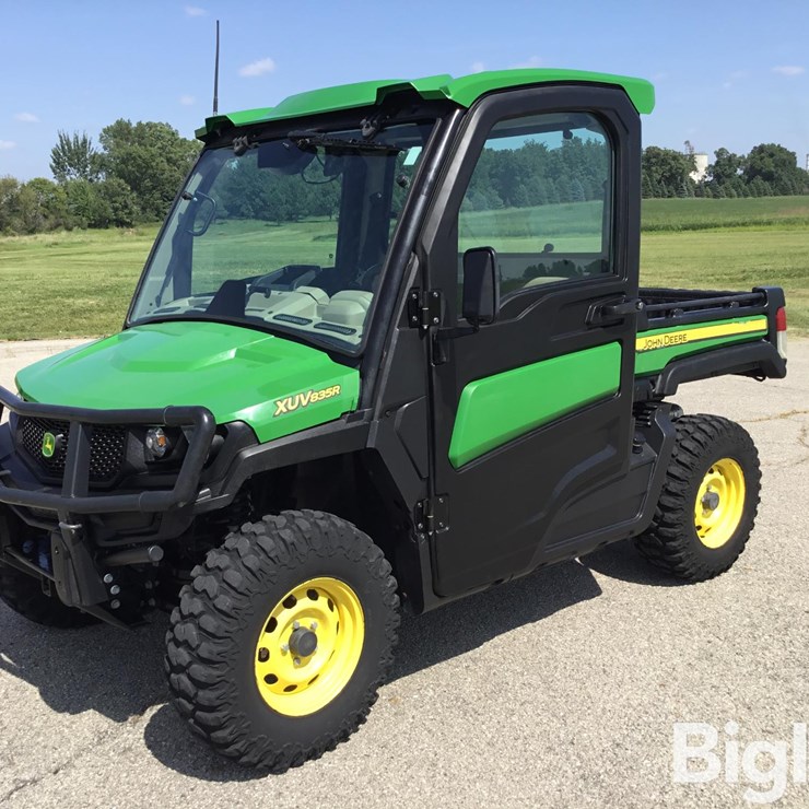 2019 JOHN DEERE GATOR