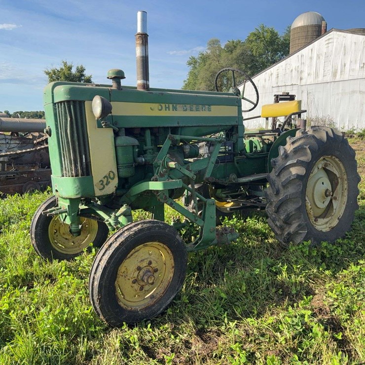 JOHN DEERE 320