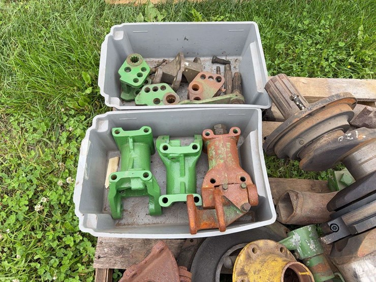 john-deere-assorted-parts-image-5