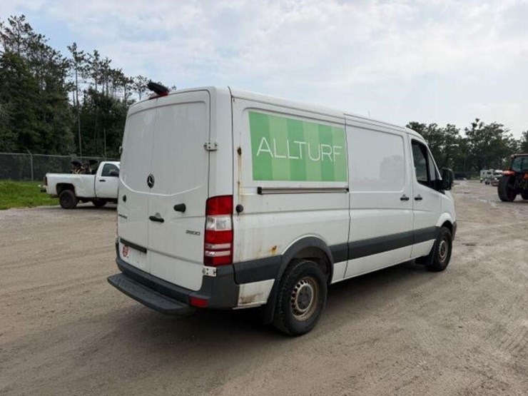 2018-mercedes-benz-sprinter-2500-image-3