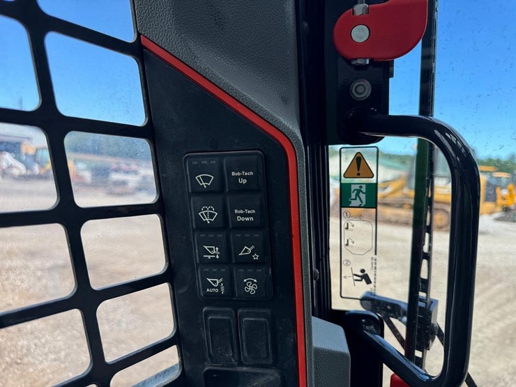 bobcat-t66-image-29
