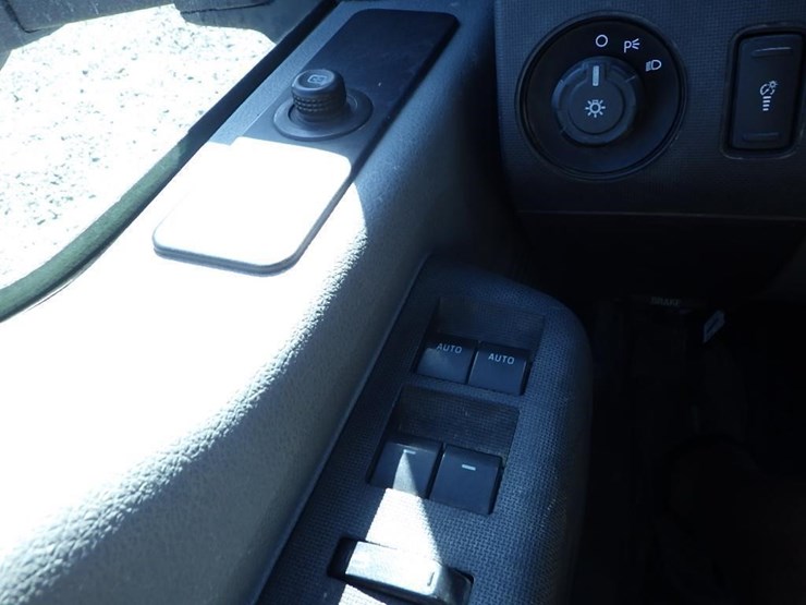 2015-ford-f550-image-43