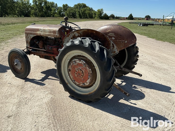 1944-ford-tractor-image-7