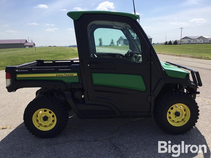 2019-john-deere-gator-image-4