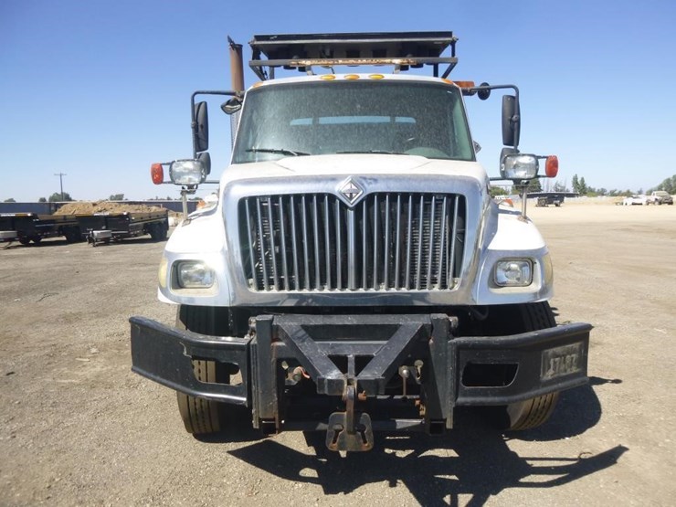 2004-international-7400-image-30