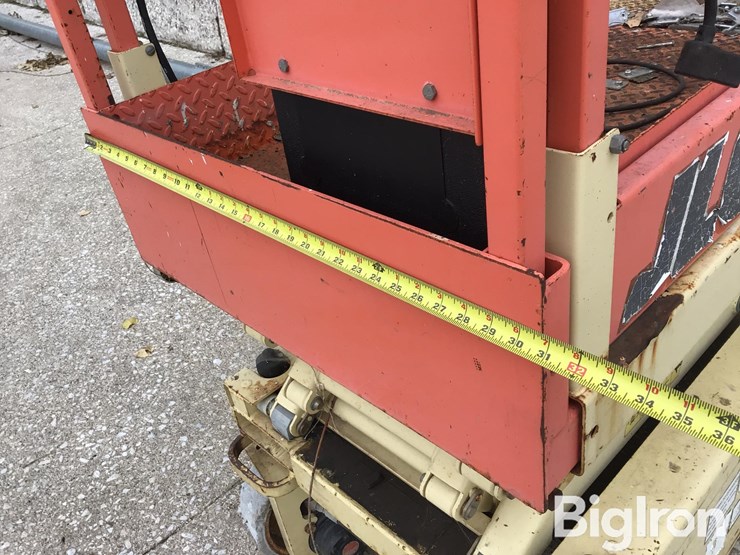 2002-jlg-1932e2-image-15