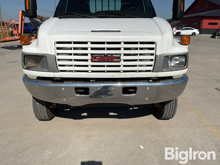 2008-gmc-5500-image-9