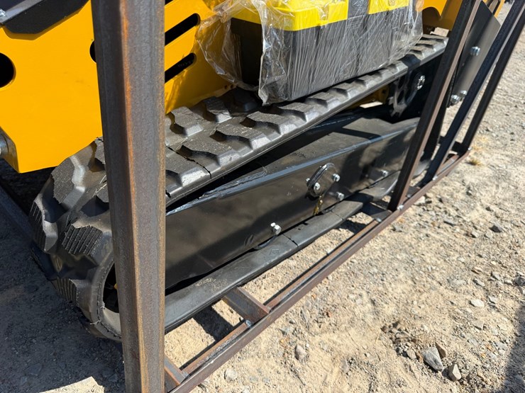 #76-•-unused-2026-cfg-kjt27-stand-on-skid-steer-loader-kjt272026m0622193-inv#4561-image-7