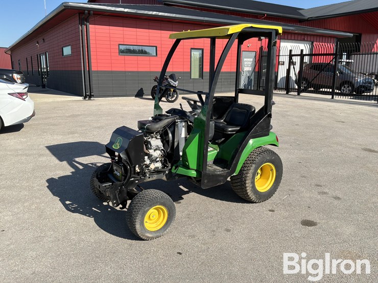 2002-john-deere-300-image-1