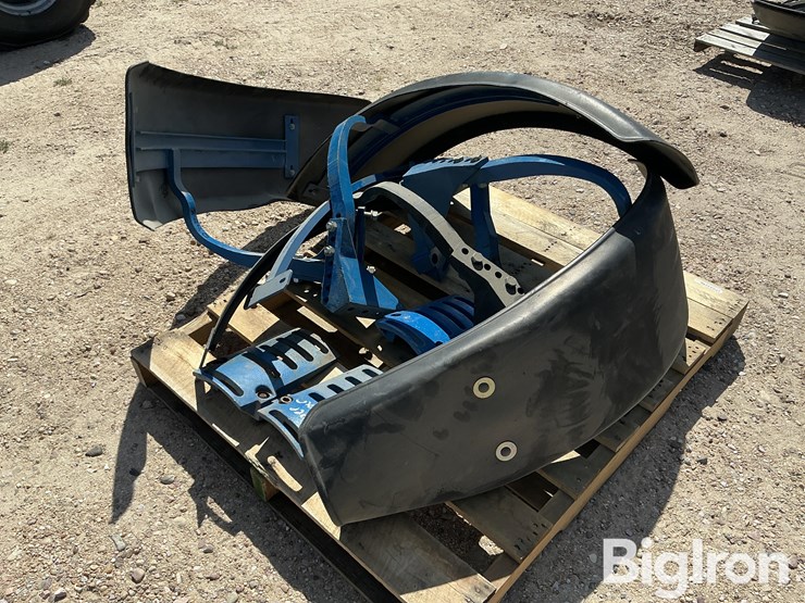ford-8240-image-3