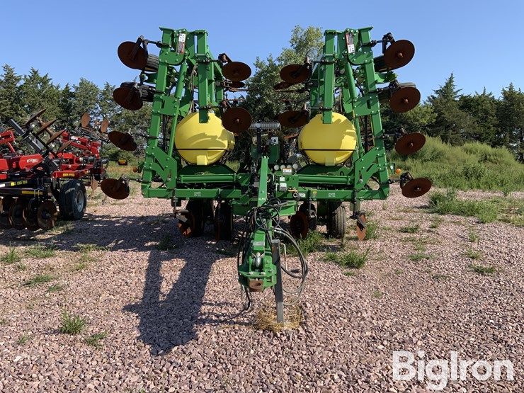 2014-john-deere-2510c-image-2