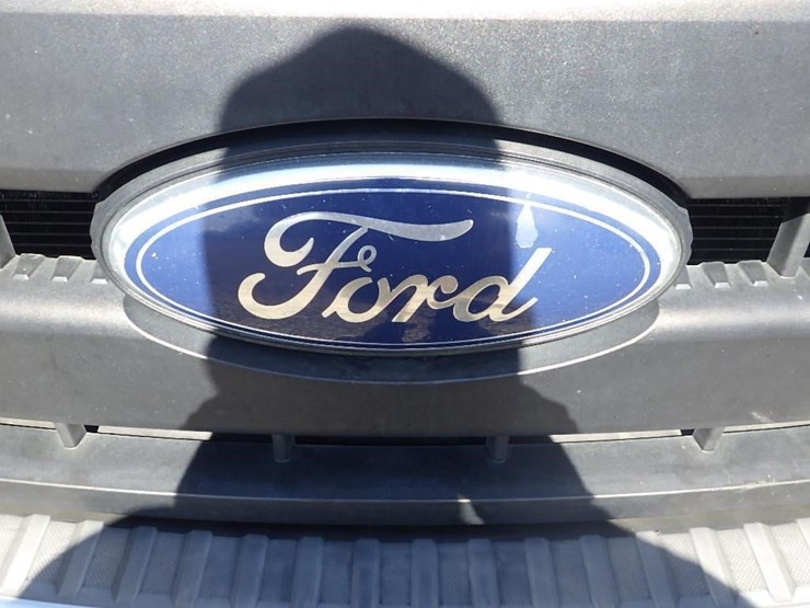 2011-ford-f550-image-9