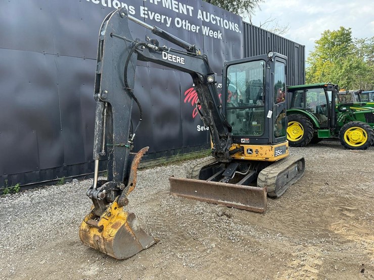 2015-deere-35g-image-7