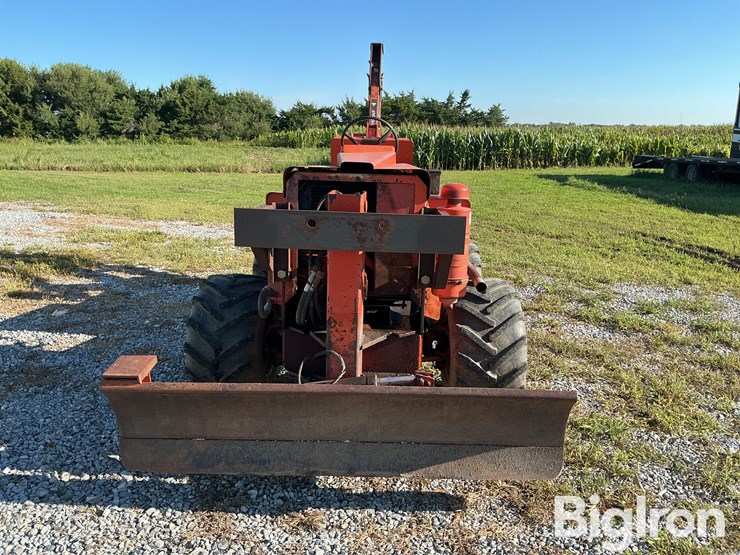 ditch-witch-r65-2-image-2