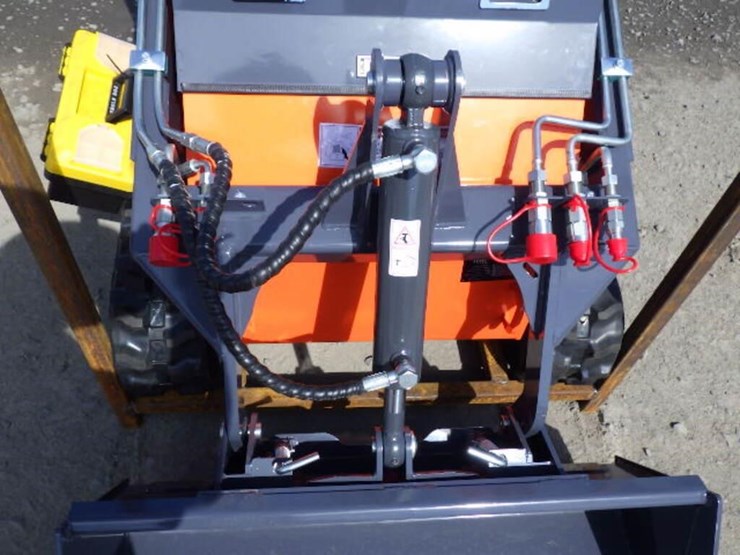 2026-tpm-t460-skid-steer-tracked-loader-image-6