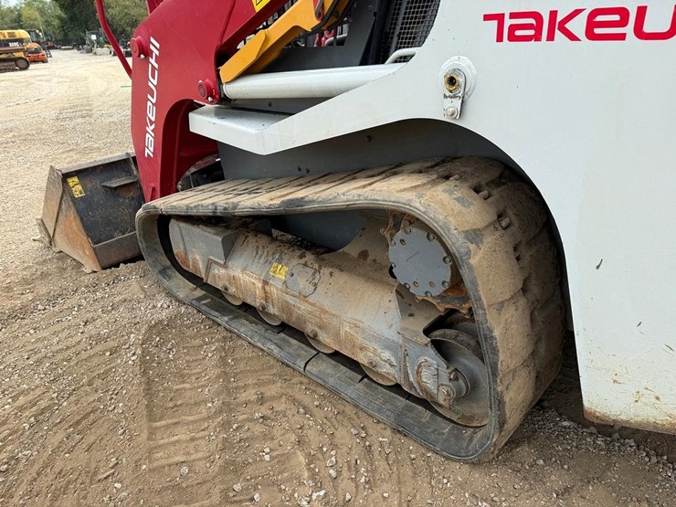 2020-takeuchi-tl8-image-18