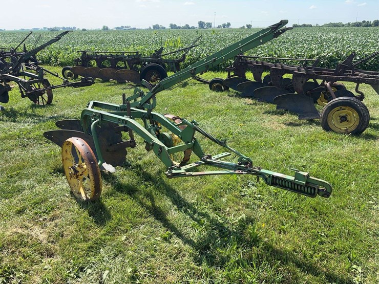 john-deere-12-image-3