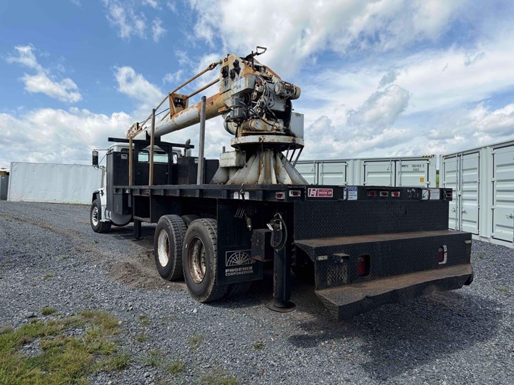 2000-freightliner-fl112-image-3