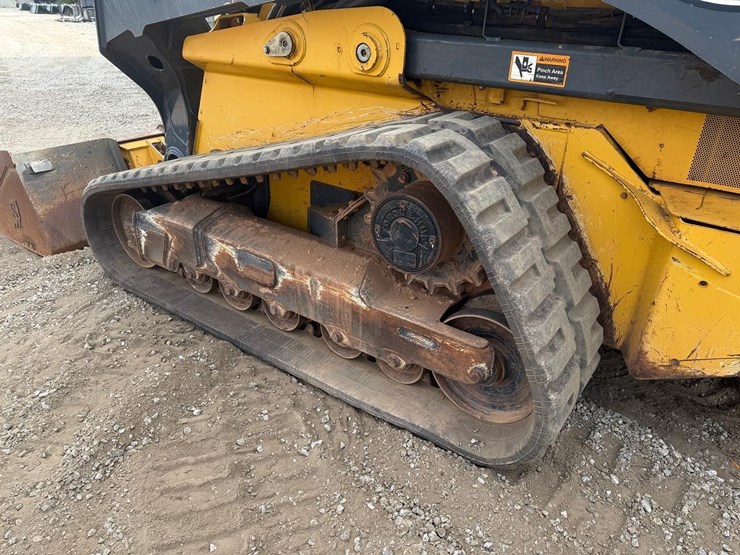 2020-deere-333g-image-17