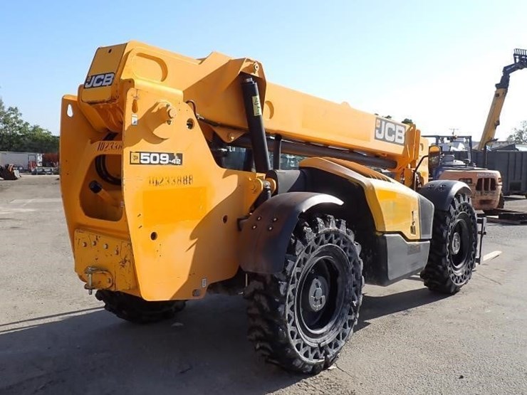 2018-jcb-509-42-image-3