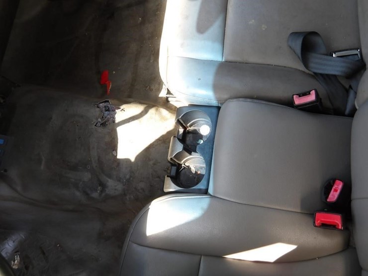2011-chevrolet-colorado-image-16