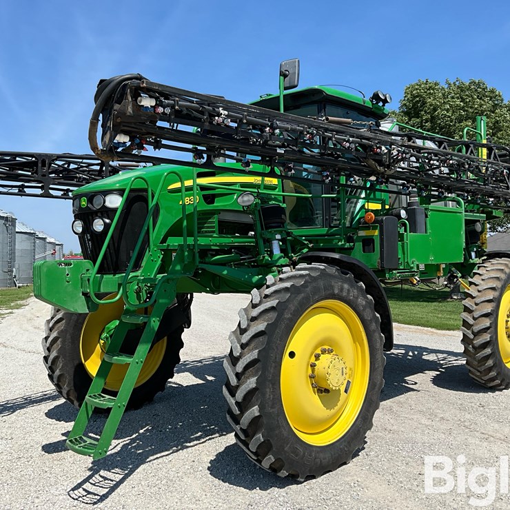 2011 JOHN DEERE 4830