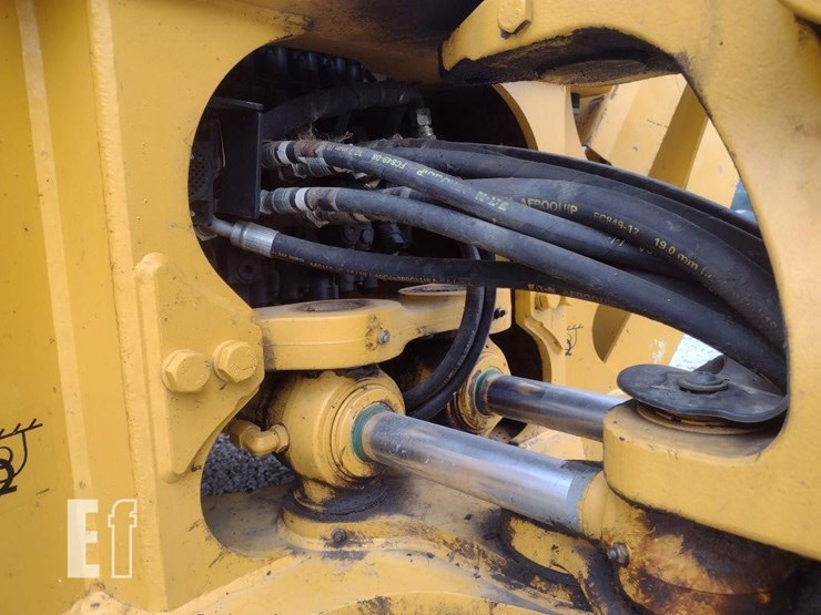 deere-410l-image-36
