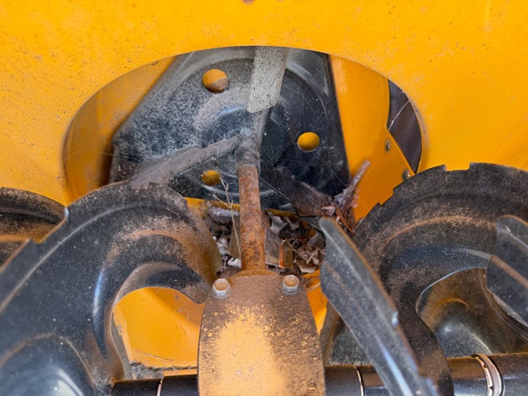 #16-•-cub-cadet-zx-30"-snow-blower-1i039b40077-inv#4519-image-24
