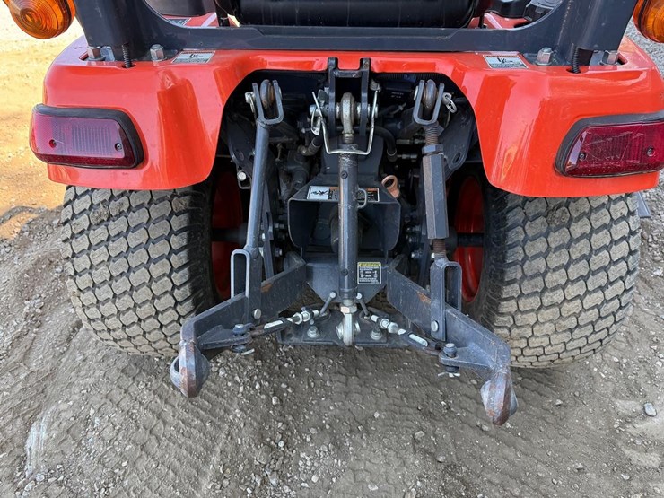 2014-kubota-bx2370-image-15