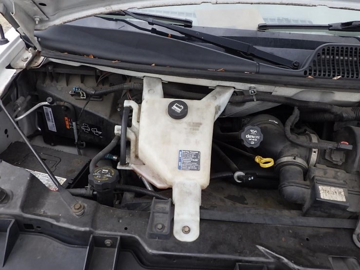 2016-utility-van-image-28