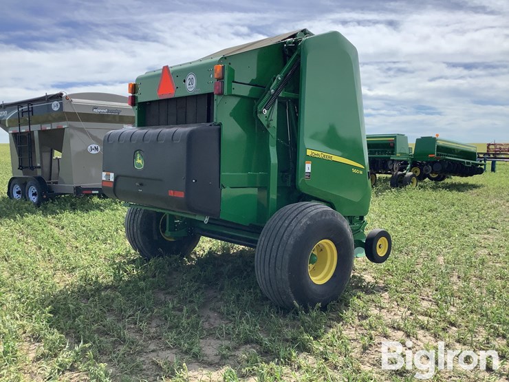 2022-john-deere-560m-image-5
