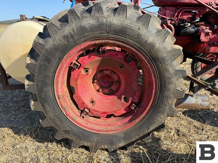 farmall-super-a-tractor-image-29