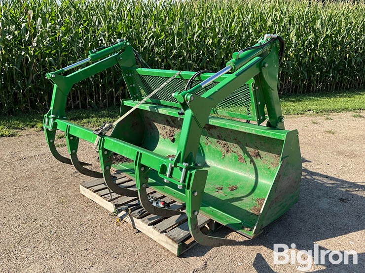 john-deere-7-image-1