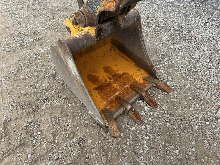 2015-deere-35g-image-8