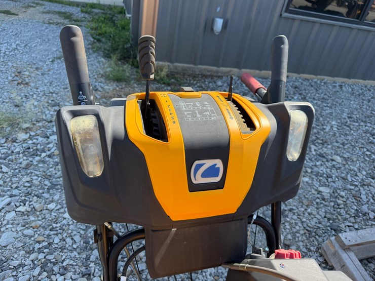 #16-•-cub-cadet-zx-30"-snow-blower-1i039b40077-inv#4519-image-18
