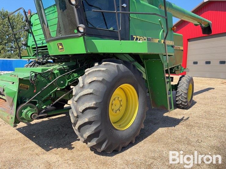 john-deere-7720-titan-ii-image-11