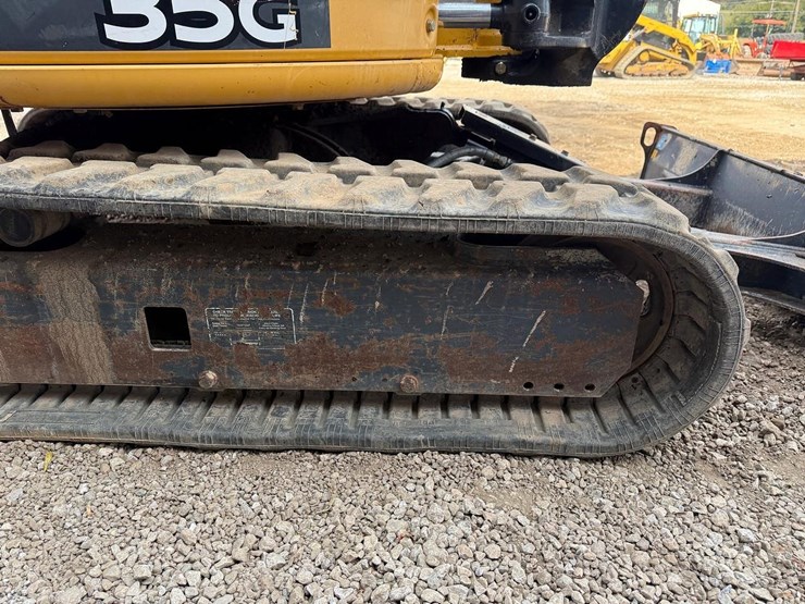 2015-deere-35g-image-13
