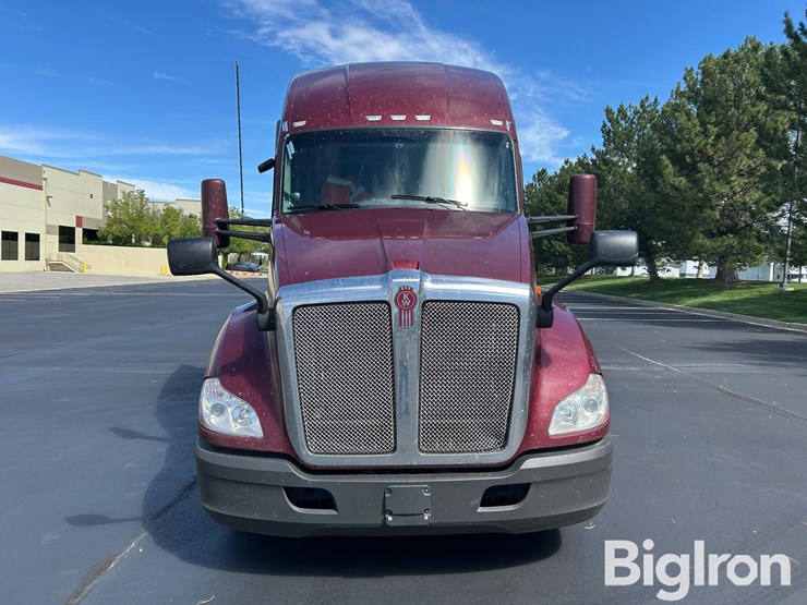 2021-kenworth-t680-image-2