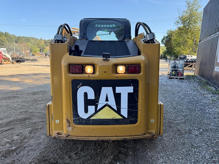 2012-caterpillar-246c-image-3
