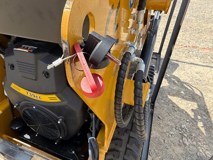 #84-•-unused-2026-agt-mx-crt23-stand-on-tracked-loader-mxcrt232026j00592-inv#4565-image-12