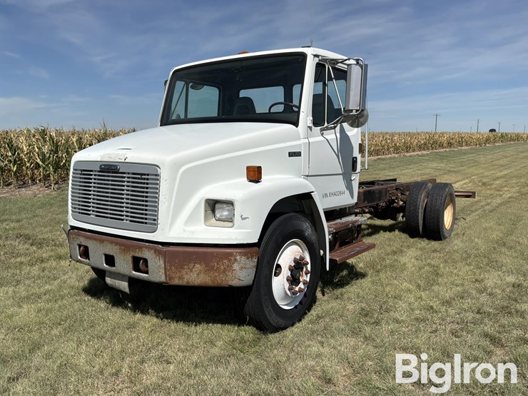 1999-freightliner-fl70-image-1