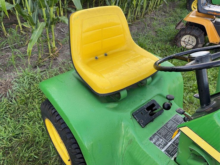john-deere-110-image-8
