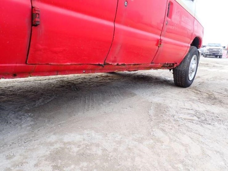 2010-ford-e350-xlt-image-20