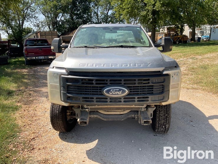 2024-ford-f350-image-2