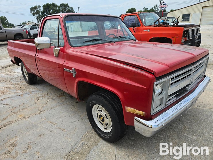 1985-chevrolet-c10-image-3