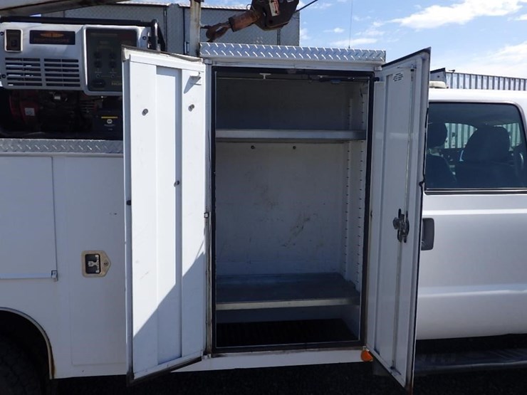 2011-ford-f550-image-47