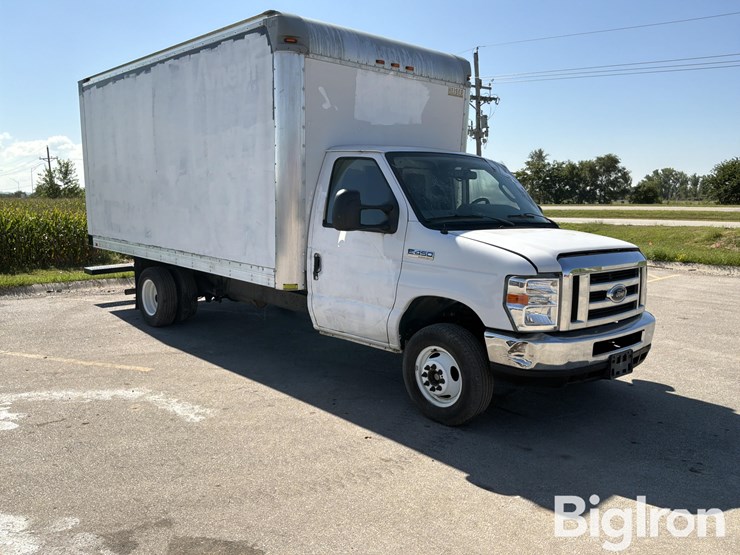 2017-ford-e450-image-3